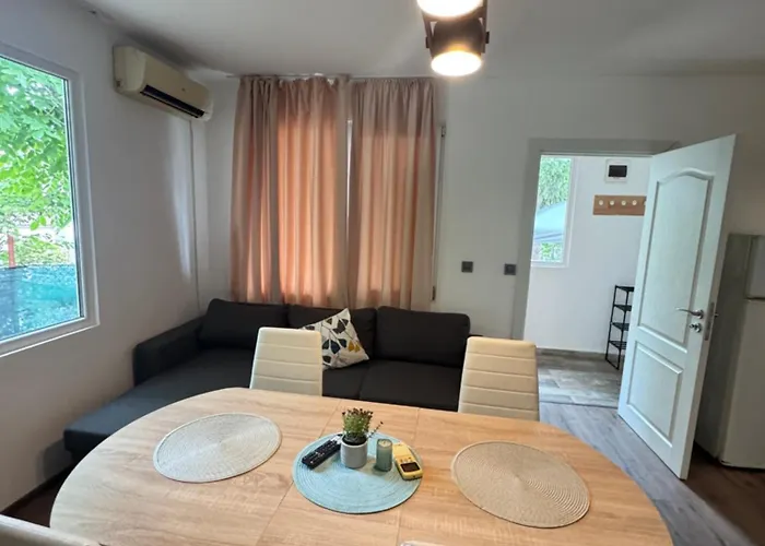 Cozy House With Free Parking *