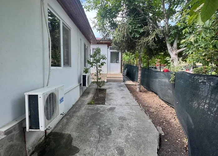 Lejlighed Cozy House With Free Parking *