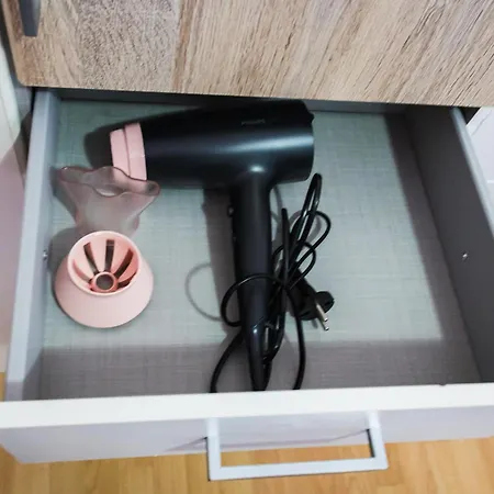 Апартаменты Cozy House With Free Parking *