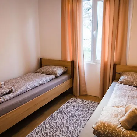 Apartment Cozy House With Free Parking