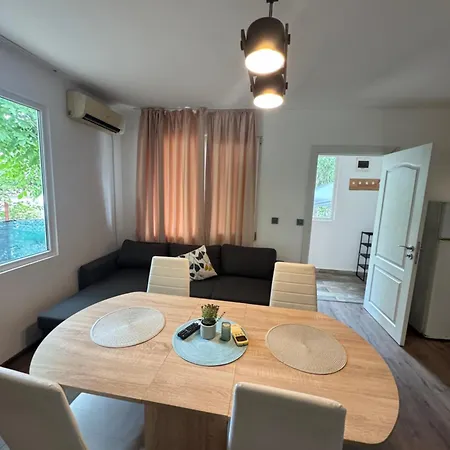 Cozy House With Free Parking *
