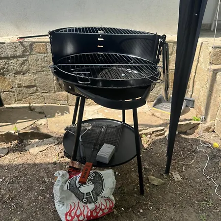 Апартаменты Cozy House With Free Parking *