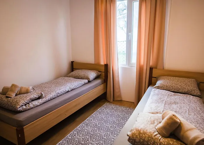 Апартаменты Cozy House With Free Parking