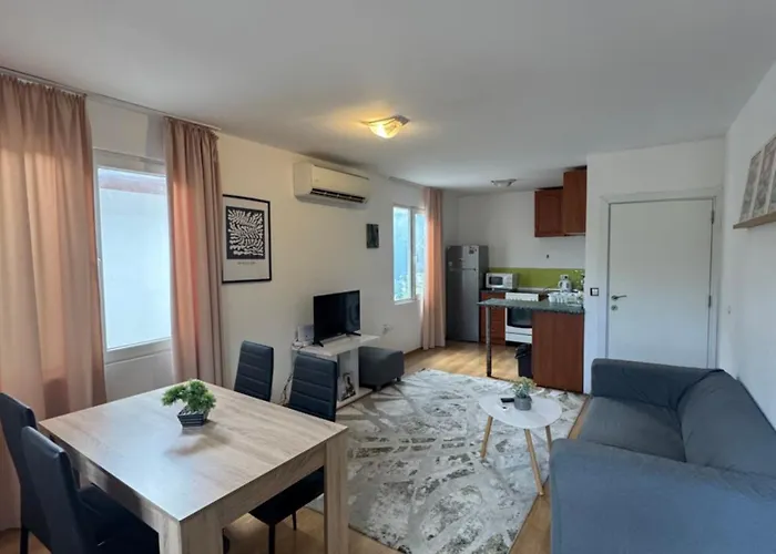 Cozy House With Free Parking Апартаменты Варна