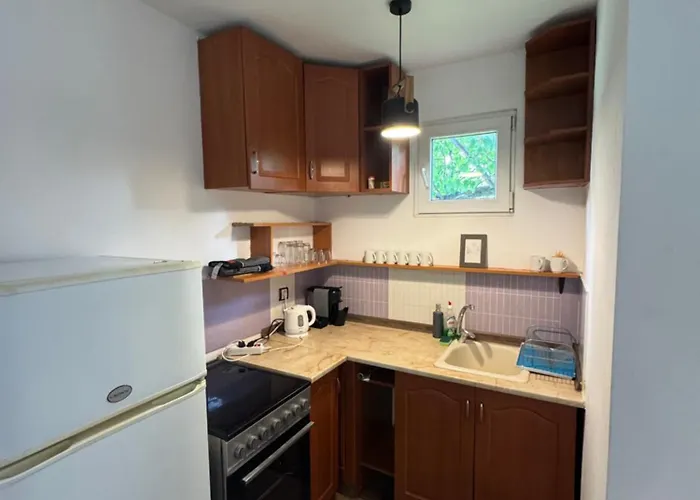 Апартаменты Cozy House With Free Parking *