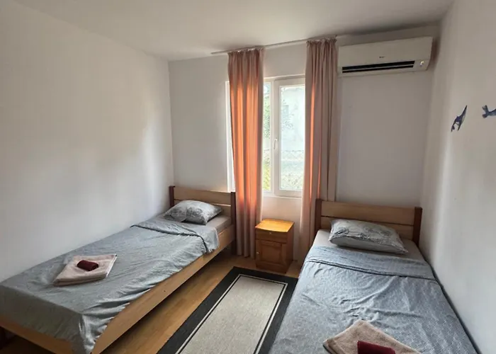 Cozy House With Free Parking Варна